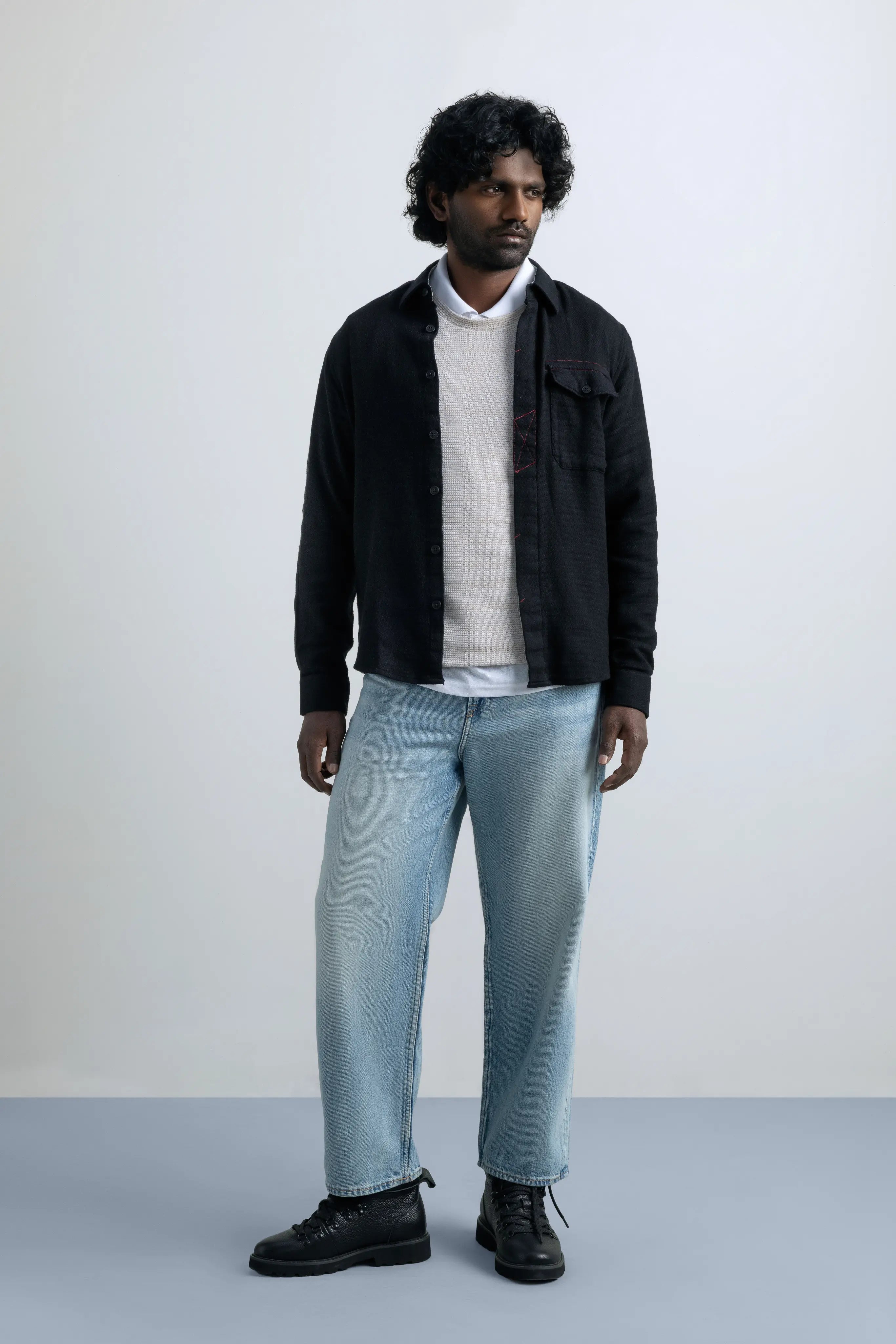 blue jeans black dress shirt Casual Button Up Shirts for Men | Cotton & Everyday Styles How to Accessorize a smarttag_size_in_stock:1X Long sleeve Down Shirt In Black/Gold Size:Medium 8-10