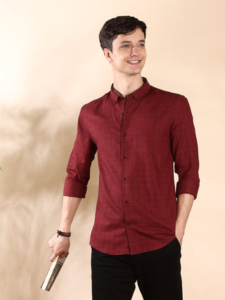 Checkmate Red Semi Casual Shirt shop online at Estilocus. • Full-sleeve check shirt• Cut and sew placket• Regular collar• Double button square cuff.• Single pocket with logo embroidery• Curved hemline• Finest quality sewing• Machine wash care• Suitable to