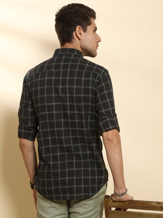 Dark Green Casual Full Sleeve Check Shirt shop online at Estilocus. • Full-sleeve check shirt• Cut and sew placket• Regular collar• Double button square cuff.• Single pocket with logo embroidery• Curved hemline• Finest quality sewing• Machine wash care• S