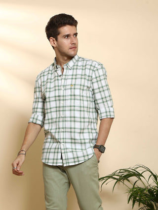 BR White & Green casual check full Sleeve shirt shop online at Estilocus. • 100% PREMIUM COTTON • Full-sleeve check shirt• Cut and sew placket• Regular collar• Double button square cuff.• Single pocket with logo embroidery• Curved hemline• Finest quality