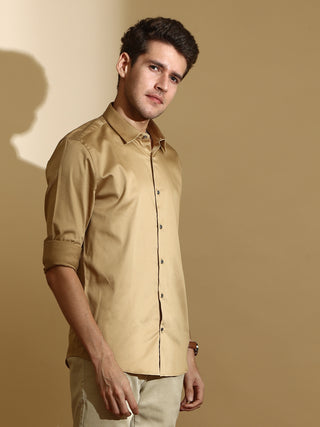 QUITE KHAKHI SEMI CASUAL SHIRT shop online at Estilocus. DETAILS & CARE This pure cotton Solid shirt is a stylish go-to for laidback days. Cut in a comfy regular fit, with a classic button-down front and chest pocket. 100% premium cotton full sleeve Solid