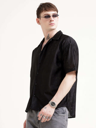 Texturiche quad black crochet oversized shirt - Men's Casual Wear shop online at Estilocus. Embrace summer with Texturiche's quad black crochet oversized shirt - perfect for a laid-back, stylish Hawaiian day. Light & airy, it's summer's must-have!