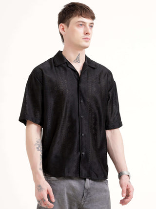 Texturiche quad black crochet oversized shirt - Men's Casual Wear shop online at Estilocus. Embrace summer with Texturiche's quad black crochet oversized shirt - perfect for a laid-back, stylish Hawaiian day. Light & airy, it's summer's must-have!