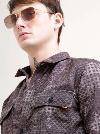 Geometric abstract brown Overshirt - Men's Casual Wear shop online at Estilocus. Elevate your style with the Geometric Brown Overshirt. Perfect for any casual occasion, its abstract design and regular fit offer modern comfort.