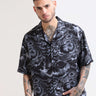 Hawaiian Wave Oversized Shirt shop online at Estilocus. Our Hawaiian Wave Oversized Shirt is perfect for those Hawaiian days. The relaxed fit and lightweight fabric make it comfortable to wear all day. Its classic style is perfect for those summer streetw