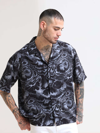 Hawaiian Wave Oversized Shirt shop online at Estilocus. Our Hawaiian Wave Oversized Shirt is perfect for those Hawaiian days. The relaxed fit and lightweight fabric make it comfortable to wear all day. Its classic style is perfect for those summer streetw