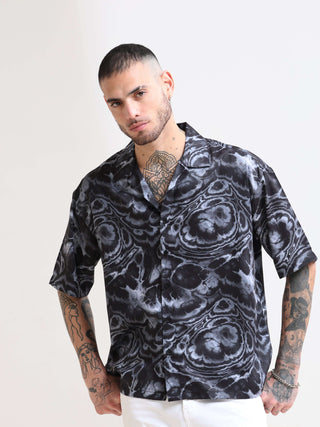 Hawaiian Wave Oversized Shirt shop online at Estilocus. Our Hawaiian Wave Oversized Shirt is perfect for those Hawaiian days. The relaxed fit and lightweight fabric make it comfortable to wear all day. Its classic style is perfect for those summer streetw