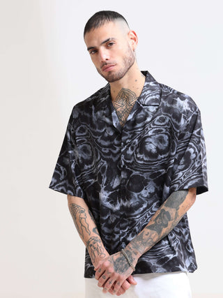 Hawaiian Wave Oversized Shirt shop online at Estilocus. Our Hawaiian Wave Oversized Shirt is perfect for those Hawaiian days. The relaxed fit and lightweight fabric make it comfortable to wear all day. Its classic style is perfect for those summer streetw