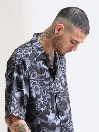 Hawaiian Wave Oversized Shirt shop online at Estilocus. Our Hawaiian Wave Oversized Shirt is perfect for those Hawaiian days. The relaxed fit and lightweight fabric make it comfortable to wear all day. Its classic style is perfect for those summer streetw