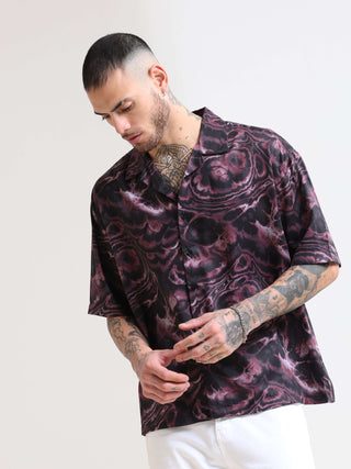 Ablaze Turbid Oversized Shirt shop online at Estilocus. Our Ablaze Turbid Oversized Shirt is perfect for those Hawaiian days. The relaxed fit and lightweight fabric make it comfortable to wear all day. Its classic style is perfect for those summer streetw