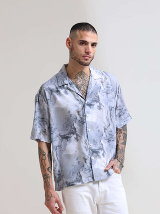 Marble Grey Oversized Shirt shop online at Estilocus. Our Marble Grey Oversized Shirt is perfect for those Hawaiian days. The relaxed fit and lightweight fabric make it comfortable to wear all day. Its classic style is perfect for those summer streetwear