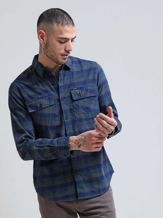 Oxford Blue Corduroy Check Shirt shop online at Estilocus. Discover refined elegance in our Oxford Blue Corduroy Comfort Fit Casual Shirt. This timeless garment highlights double pockets with button flaps, seamlessly merging luxurious corduroy with contem