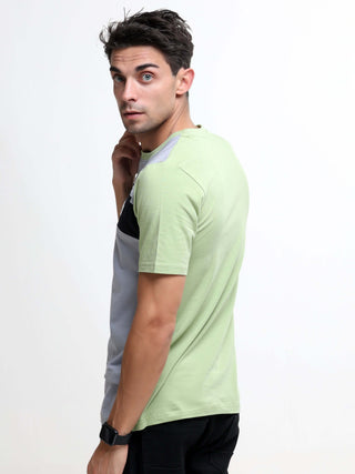 Ignite cardamom green light weight tshirt shop online at Estilocus. This relax-fit Cut and Sew T-shirt is comfortable and the perfect essential all year round. Pair it with white jeans and sneakers and layer it up with a denim jacket for a casual and put-