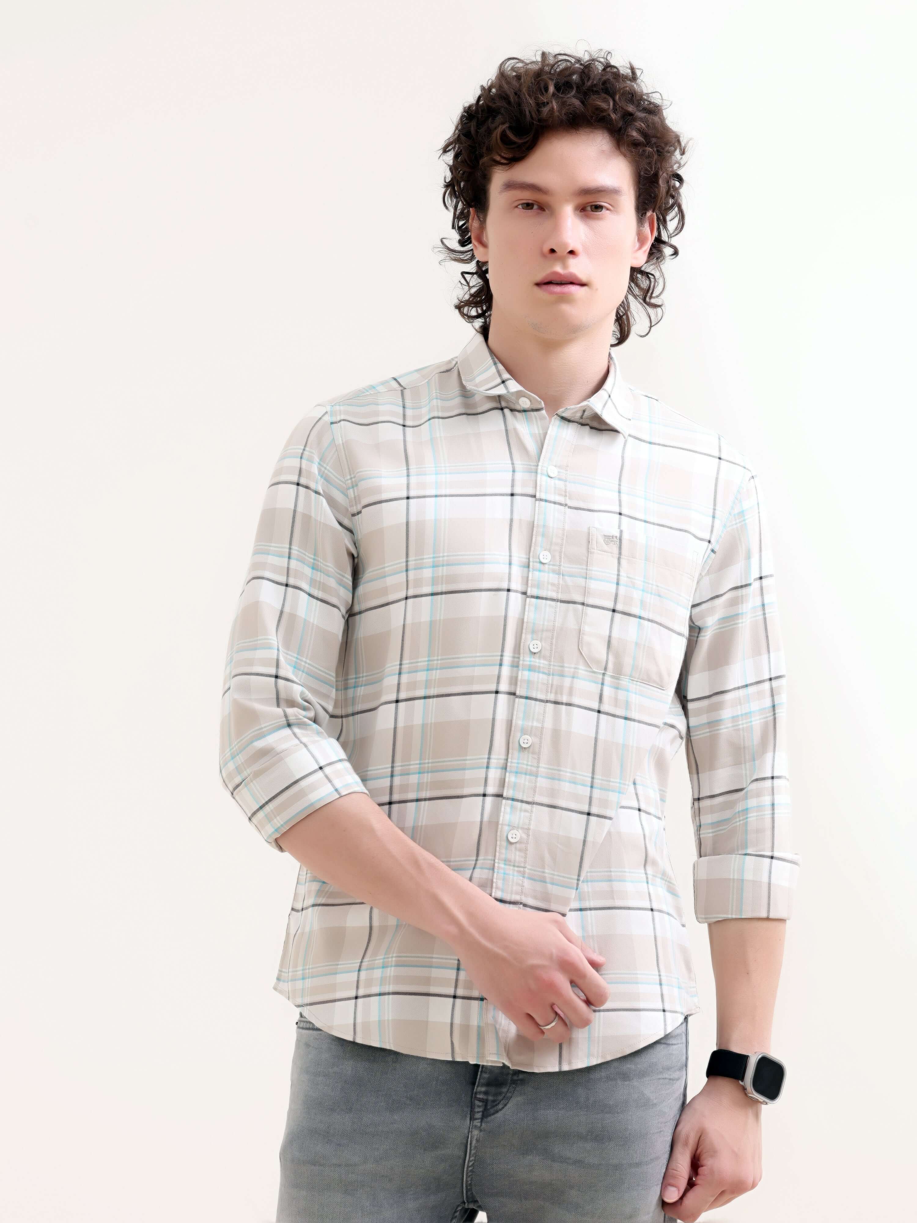 Cavour's Yarn-Dyed Check Shirt - New Men's Summer Look shop online at Estilocus. Discover elegance with our Cavour's beige check shirt. Perfect blend of classic style & modern fit for your summer wardrobe. Shop the new arrival!