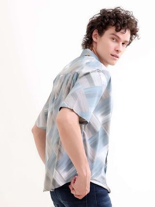 Men's Teal Oversized Shirt - Summer Streetwear Essential shop online at Estilocus. Elevate your summer look with our Minos teal oversized shirt. Perfect for a relaxed Hawaiian vibe and new arrivals in men's casual fashion.