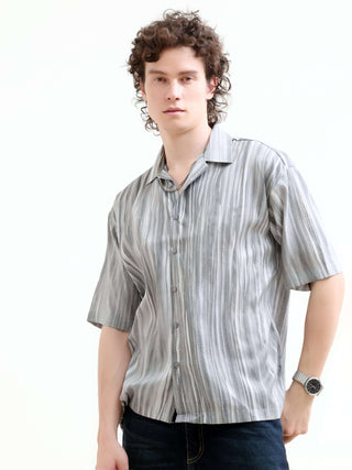 Mens Oversized Tonal Gray Shirt - Summer Essential shop online at Estilocus. Embrace summer with our Tonal gray oversized shirt. Perfect for a relaxed fit & classic streetwear style. Shop new menswear arrivals now!