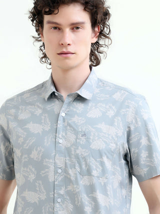 Men's Tropical Palm Printed Shirt - New Arrival shop online at Estilocus. Embrace summer with our Tropical Palm Tree Shirt. Perfect for men's casual wear, this new arrival promises style & comfort. Shop now!