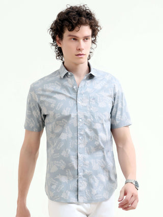 Men's Tropical Palm Printed Shirt - New Arrival shop online at Estilocus. Embrace summer with our Tropical Palm Tree Shirt. Perfect for men's casual wear, this new arrival promises style & comfort. Shop now!