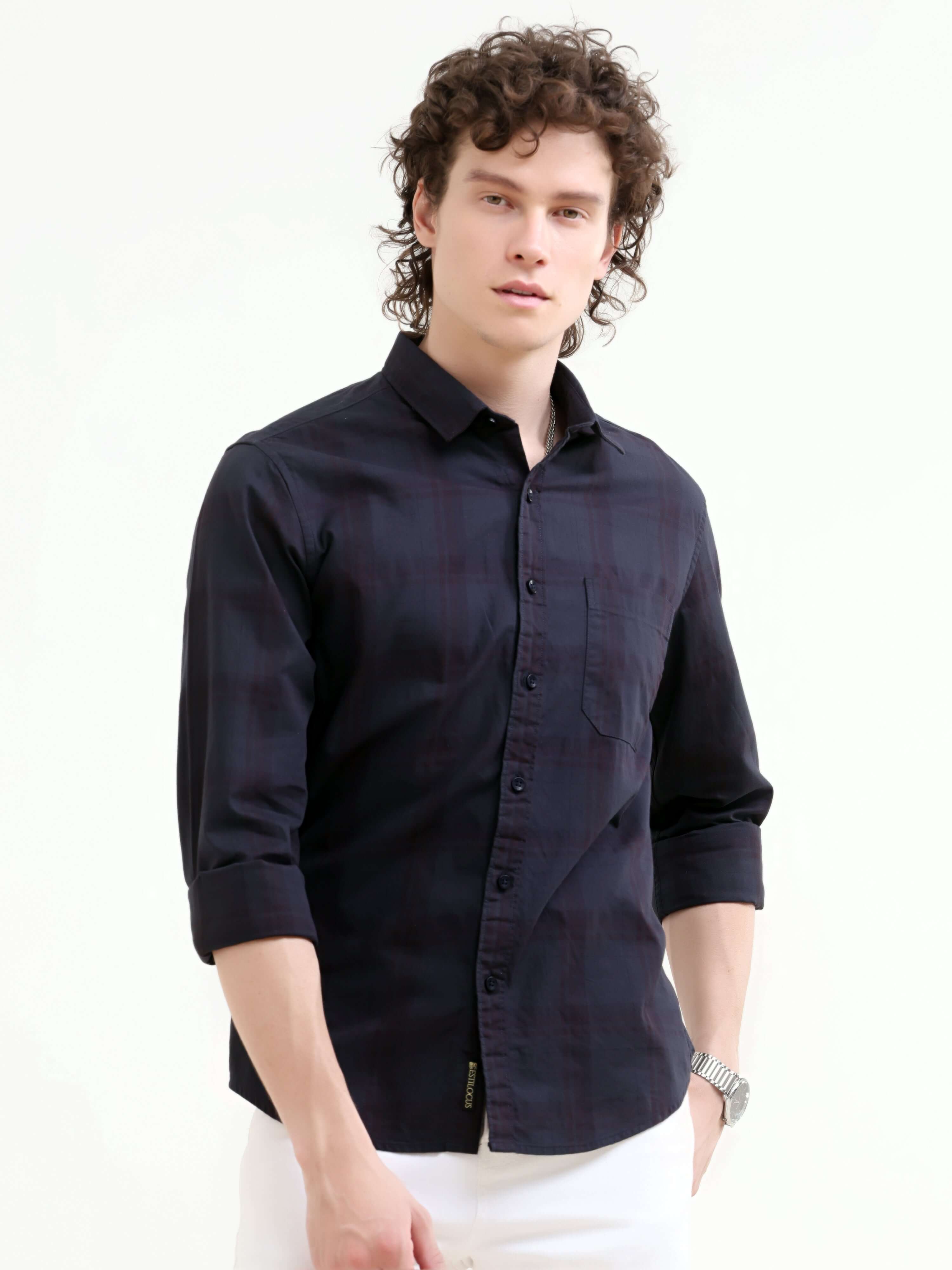 Missy's Navy Classic Plaid Shirt - Men's Summer Essential shop online at Estilocus. Elevate your style with Missy's navy plaid shirt, a must-have for men this summer. Ideal for any occasion, shop the new arrival now!