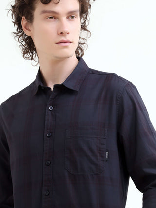 Missy's Navy Classic Plaid Shirt - Men's Summer Essential shop online at Estilocus. Elevate your style with Missy's navy plaid shirt, a must-have for men this summer. Ideal for any occasion, shop the new arrival now!