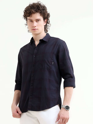 Missy's Navy Classic Plaid Shirt - Men's Summer Essential shop online at Estilocus. Elevate your style with Missy's navy plaid shirt, a must-have for men this summer. Ideal for any occasion, shop the new arrival now!