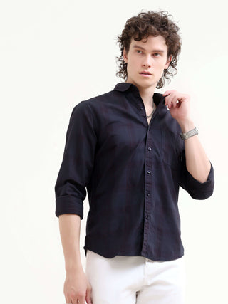 Missy's Navy Classic Plaid Shirt - Men's Summer Essential shop online at Estilocus. Elevate your style with Missy's navy plaid shirt, a must-have for men this summer. Ideal for any occasion, shop the new arrival now!