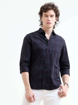 Missy's Navy Classic Plaid Shirt - Men's Summer Essential shop online at Estilocus. Elevate your style with Missy's navy plaid shirt, a must-have for men this summer. Ideal for any occasion, shop the new arrival now!