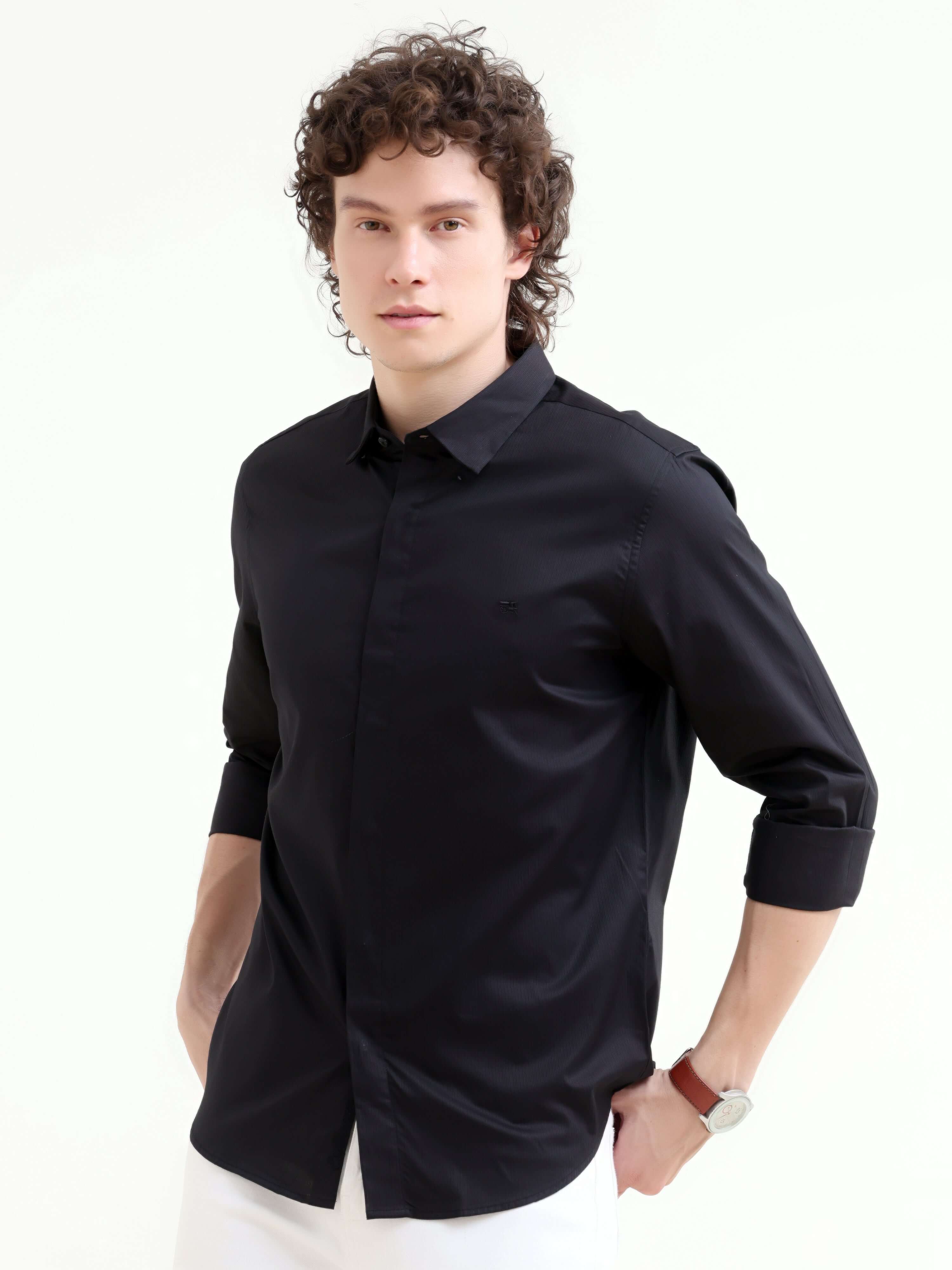 Guild Business Black Shirt - New Men's Summer Essential shop online at Estilocus. Elevate your style with the new Guild black shirt. Perfect blend of elegance & comfort for your summer wardrobe. Shop now!