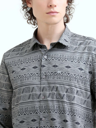 Men's Dusky Gray Trib Print Shirt - New Arrival shop online at Estilocus. Elevate your summer style with the new men's dusky gray geometric printed shirt. Perfect blend of modern design and comfort. Shop now!