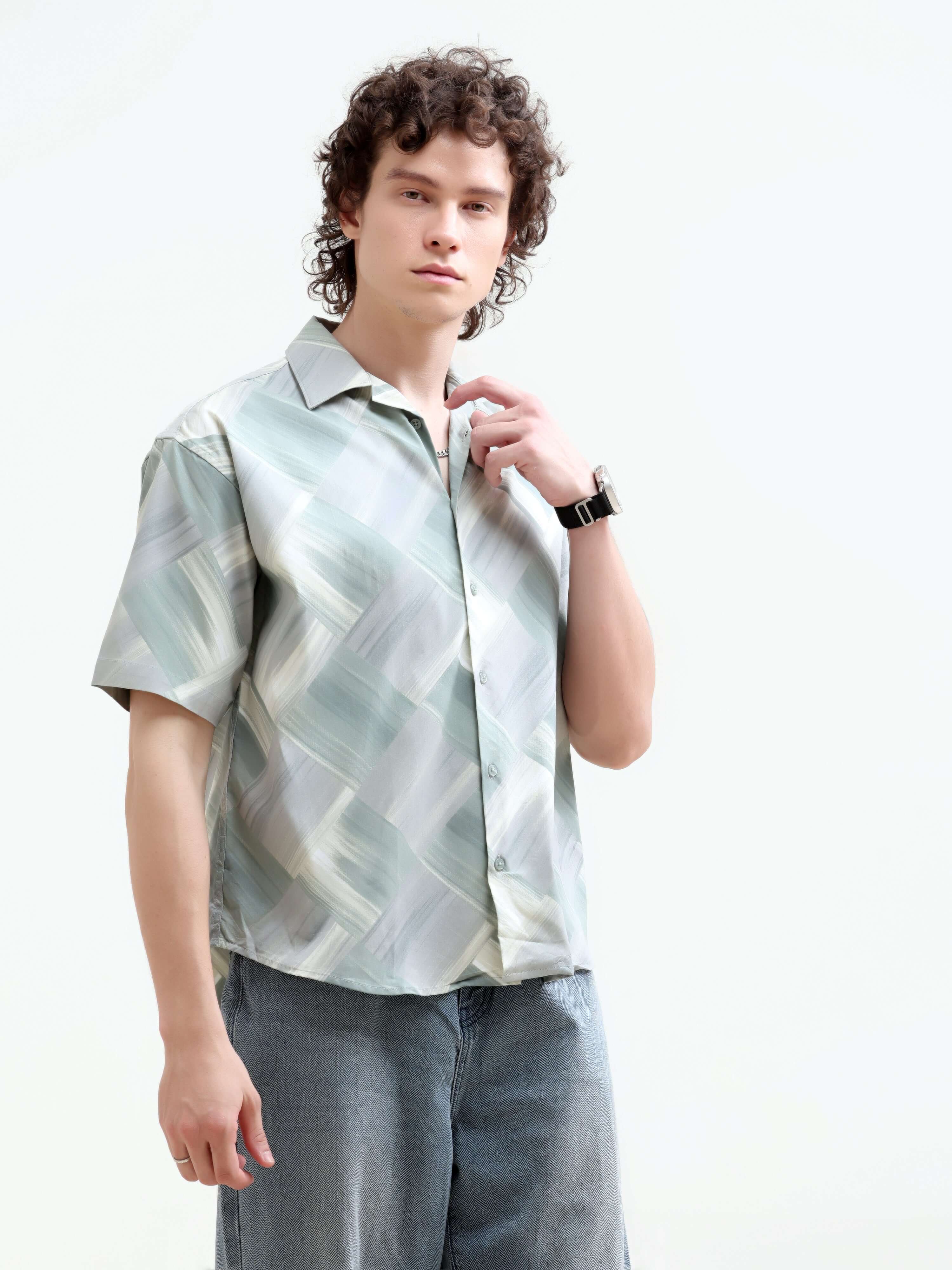 Minos Green Printed Oversized Shirt - Summer Casual shop online at Estilocus. Embrace summer with our Minos oversized shirt for men. Lightweight, breathable rayon fabric for ultimate comfort. Shop new arrivals!