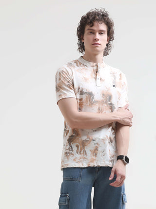 Caramel Henley T-Shirt for Men - Summer Casual Wear shop online at Estilocus. Explore the new Caramel Water Color Henley T-Shirt, perfect for summer. 100% cotton, lightweight design with a comfortable fit for all occasions. Shop now!