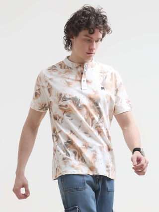 Caramel Henley T-Shirt for Men - Summer Casual Wear shop online at Estilocus. Explore the new Caramel Water Color Henley T-Shirt, perfect for summer. 100% cotton, lightweight design with a comfortable fit for all occasions. Shop now!