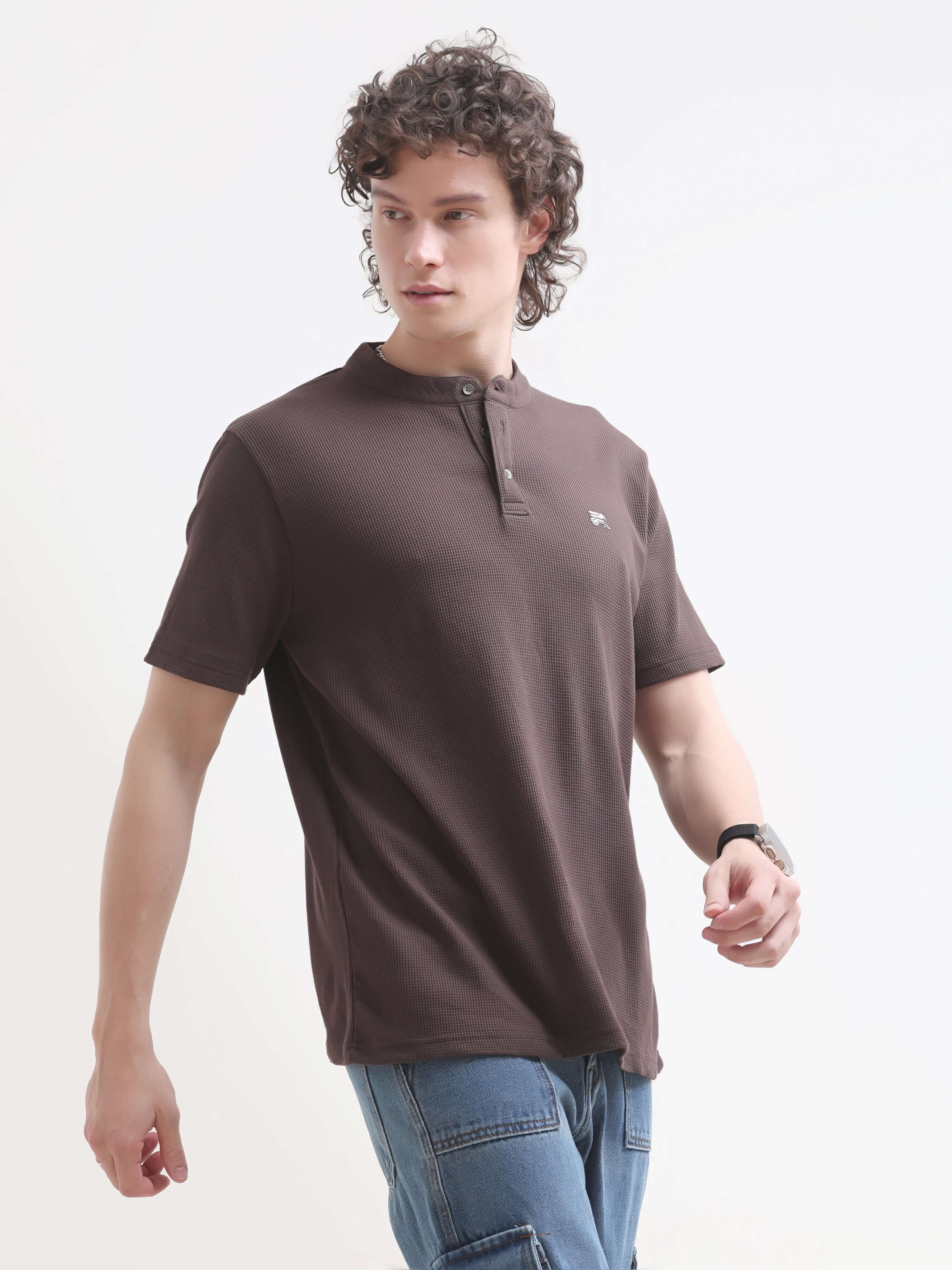 Pinnacle Brown Henley T-Shirt for Men - Shop Now shop online at Estilocus. Discover the comfort of our 100% Cotton Pinnacle Henley T-Shirt. Perfect for summer, it's a new arrival that complements any casual menswear. Shop today!