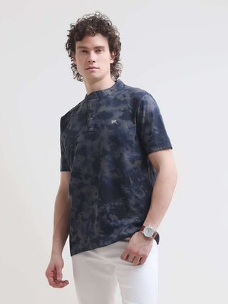 Men's Blue Henley T-Shirt - New Summer Casualwear shop online at Estilocus. Shop the latest in men's summer fashion with our Foge blue Henley T-shirt. Premium cotton comfort, perfect for any casual occasion.