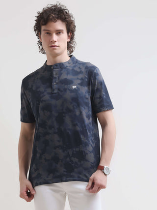 Men's Blue Henley T-Shirt - New Summer Casualwear shop online at Estilocus. Shop the latest in men's summer fashion with our Foge blue Henley T-shirt. Premium cotton comfort, perfect for any casual occasion.