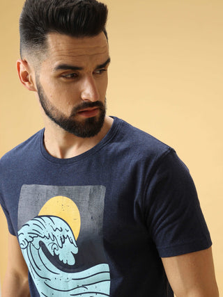 Chest Screen Print Crew Neck T-Shirt shop online at Estilocus. This pure cotton printed T-shirt is a stylish go-to for laidback days. Cut in a comfy regular fit. • 100% Cotton knitted interlock 190GSM• Bio washed fabric• Round neck T-shirt • Half sleeve •