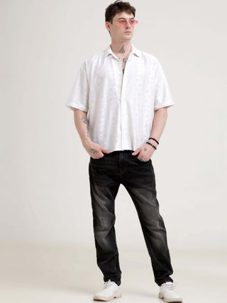 Texturiche quad white crochet oversized shirt - Men's Casual Wear shop online at Estilocus. Embrace Hawaiian vibes with our oversized, lightweight white crochet shirt. Perfect for summer streetwear. Comfort meets style!