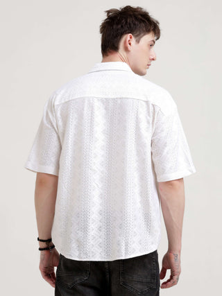 Texturiche quad white crochet oversized shirt - Men's Casual Wear shop online at Estilocus. Embrace Hawaiian vibes with our oversized, lightweight white crochet shirt. Perfect for summer streetwear. Comfort meets style!