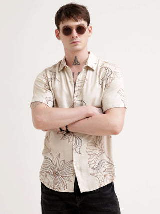 Floral printed beige half sleeve shirt - Men's Casual Wear shop online at Estilocus. Dive into summer with our Beige Floral Half Sleeve Shirt. Perfect for Hawaiian vibes & streetwear looks. Light, oversized & totally stylish!