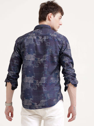 Geometric abstract indigo Overshirt - Men's Casual Wear shop online at Estilocus. Elevate your style with our Indigo Geometric Overshirt. Perfect for any casual occasion, featuring a regular fit and unique abstract design.