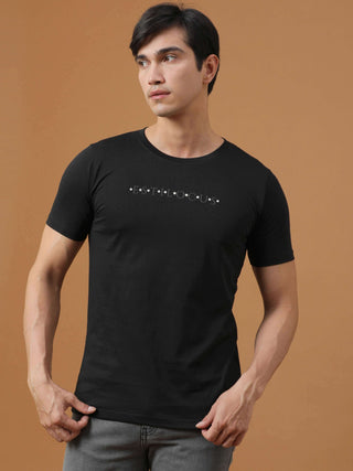 Black Luminescent Printed T Shirt shop online at Estilocus. 100% Cotton Designed and printed on knitted fabric. The fabric is stretchy and lightweight, with a soft skin feel and no wrinkles. Crew neck collar which is smooth on the neck and keeps you comfo