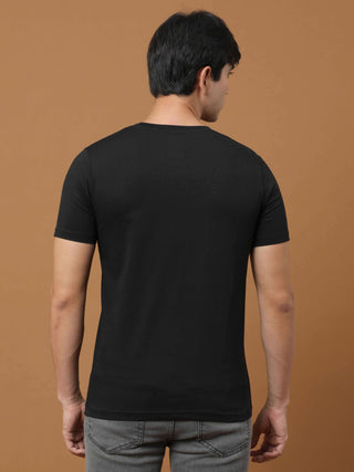 Black Luminescent Printed T Shirt shop online at Estilocus. 100% Cotton Designed and printed on knitted fabric. The fabric is stretchy and lightweight, with a soft skin feel and no wrinkles. Crew neck collar which is smooth on the neck and keeps you comfo