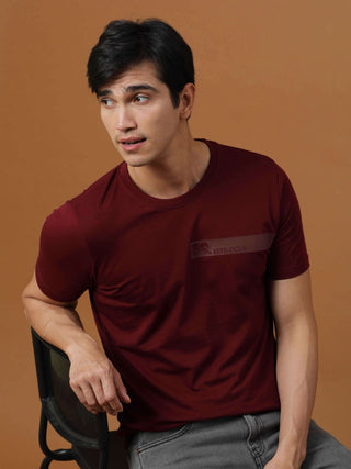 Burgundy Hd Printed Logo T Shirt shop online at Estilocus. 100% Cotton Designed and printed on knitted fabric. The fabric is stretchy and lightweight, with a soft skin feel and no wrinkles. Crew neck collar which is smooth on the neck and keeps you comfor