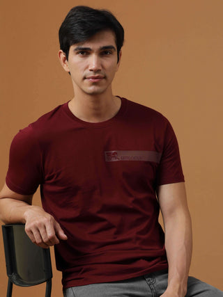 Burgundy Hd Printed Logo T Shirt shop online at Estilocus. 100% Cotton Designed and printed on knitted fabric. The fabric is stretchy and lightweight, with a soft skin feel and no wrinkles. Crew neck collar which is smooth on the neck and keeps you comfor