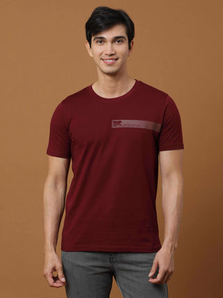 Burgundy Hd Printed Logo T Shirt shop online at Estilocus. 100% Cotton Designed and printed on knitted fabric. The fabric is stretchy and lightweight, with a soft skin feel and no wrinkles. Crew neck collar which is smooth on the neck and keeps you comfor