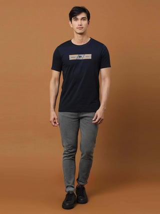 Black Classic Hd Printed T Shirt shop online at Estilocus. 100% Cotton Designed and printed on knitted fabric. The fabric is stretchy and lightweight, with a soft skin feel and no wrinkles. Crew neck collar which is smooth on the neck and keeps you comfor