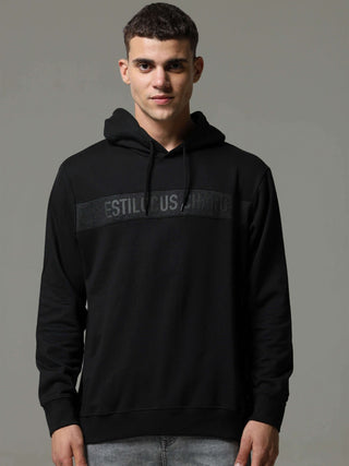 Black Charg Hoodie shop online at Estilocus. • Crew neck with an attached hood • Adjustable hood with drawcord •A regular fit with long sleeves •Zipper and pocketless • Dress it up with a pair of Denim or Joggers Fit : Comfort fit Size : The model is wear