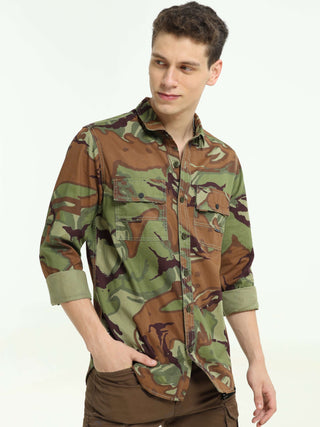 Camo Cargo army shirt shop online at Estilocus. 100% Cotton • Full-sleeve camo print shirt• Cut and sew placket• Regular collar• Double button edge cuff • Double pocket with flap • Curved bottom hemline . • All double needle construction, finest quality s