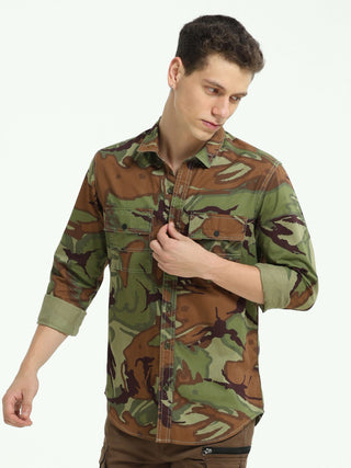 Camo Cargo army shirt shop online at Estilocus. 100% Cotton • Full-sleeve camo print shirt• Cut and sew placket• Regular collar• Double button edge cuff • Double pocket with flap • Curved bottom hemline . • All double needle construction, finest quality s