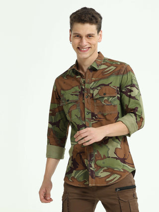 Camo Cargo army shirt shop online at Estilocus. 100% Cotton • Full-sleeve camo print shirt• Cut and sew placket• Regular collar• Double button edge cuff • Double pocket with flap • Curved bottom hemline . • All double needle construction, finest quality s